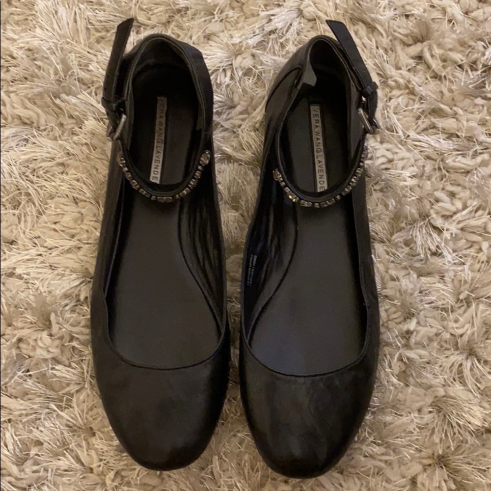 VERA WANG LAVENDER FLATS